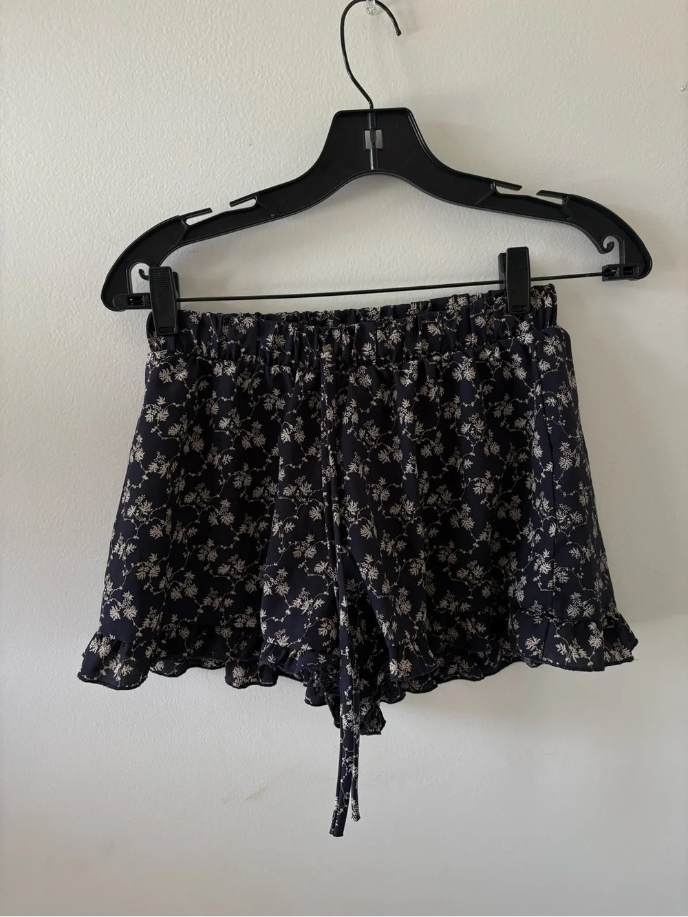 Floral Ruffle Drawstring Women’s Shorts - Picture 3 of 6